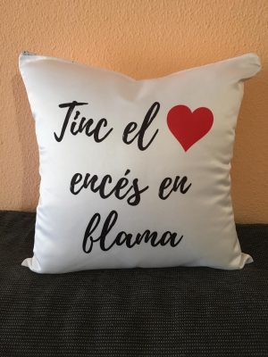 Cojín Tinc el cor encés en flama
