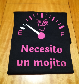 Camiseta Necesito un mojito