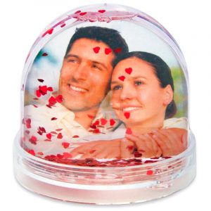 Bola de nieve con foto corazones rojos